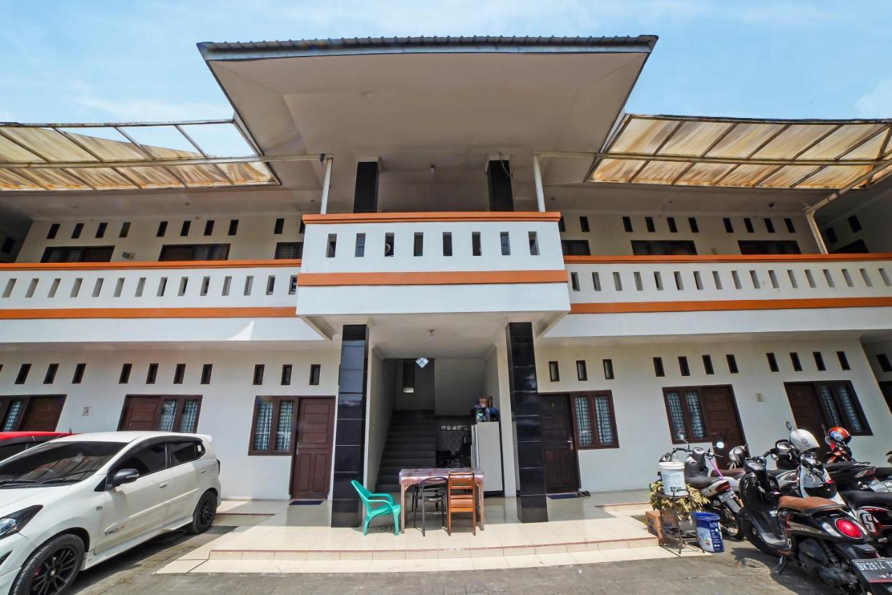 Oyo 90751 Graha Sei Batugingging Hotel Medan Exterior photo