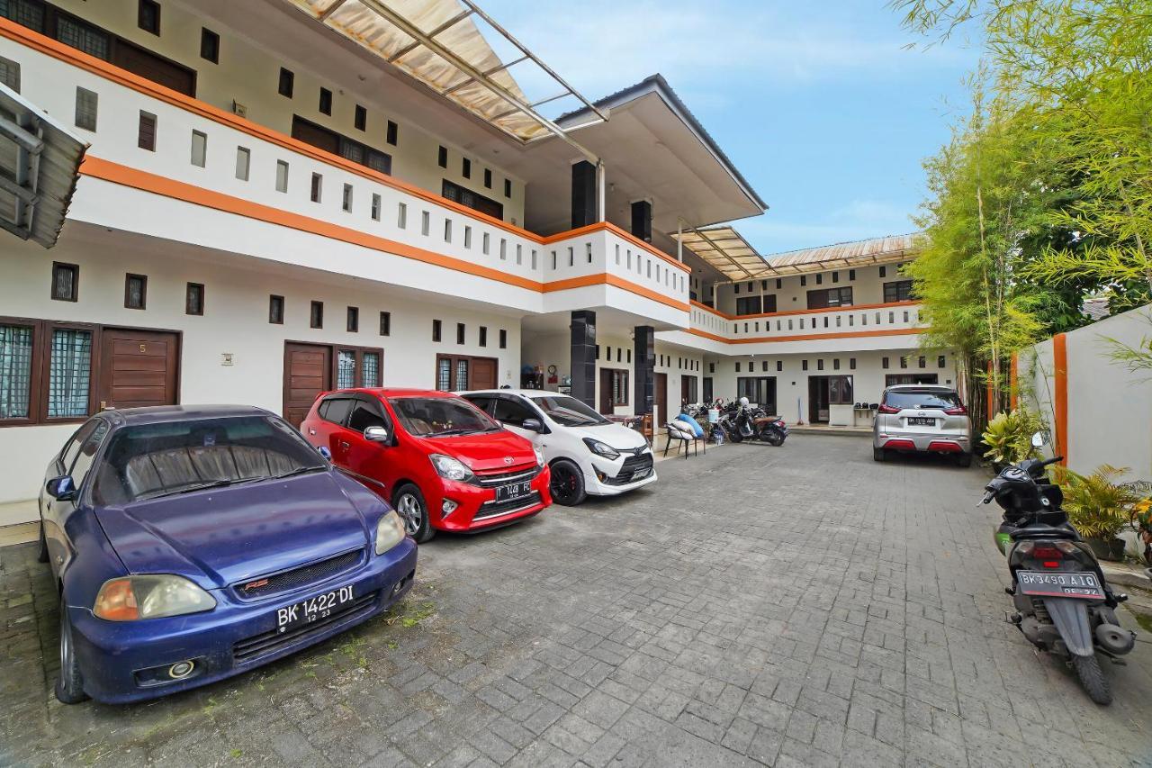 Oyo 90751 Graha Sei Batugingging Hotel Medan Exterior photo