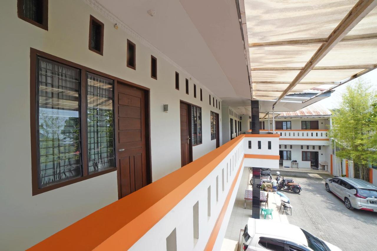 Oyo 90751 Graha Sei Batugingging Hotel Medan Exterior photo