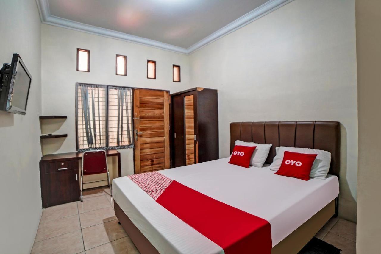 Oyo 90751 Graha Sei Batugingging Hotel Medan Exterior photo